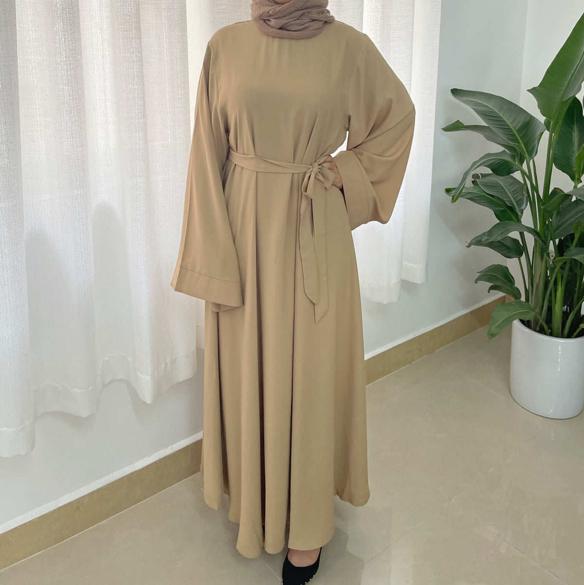 "Chic Comfort: Plus Size Muslim Dress Robes for Effortless Elegance"