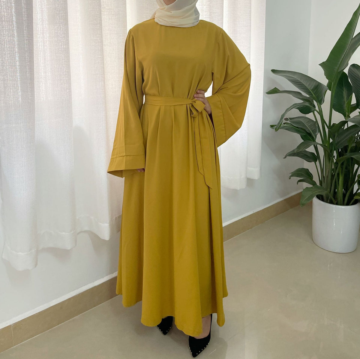 "Chic Comfort: Plus Size Muslim Dress Robes for Effortless Elegance"